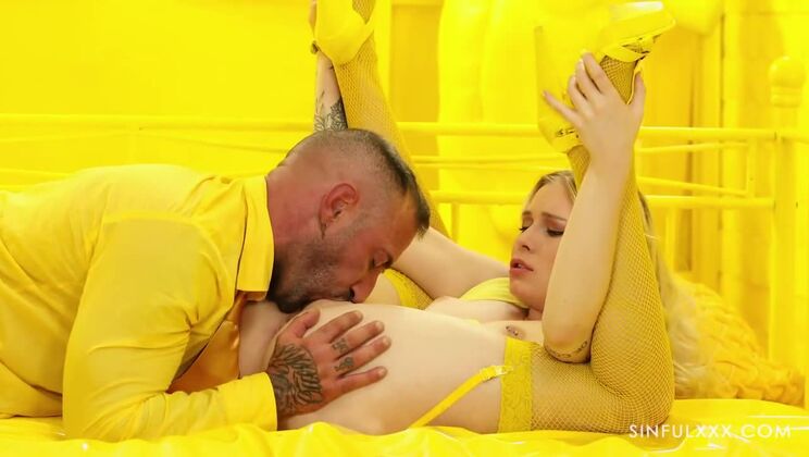 Yellow Sinners: Blonde with Tattoos and Deepthroat