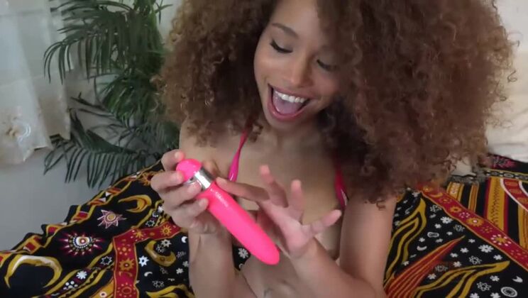 Cecilia Lion Sex Toy Solo