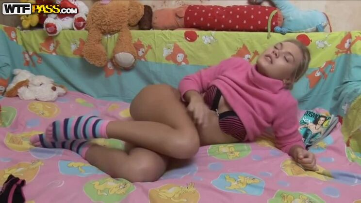 [PrivateSexTapes] - Russian amateur Kathleen Pitts loves sex toys - Kathleen Pitts