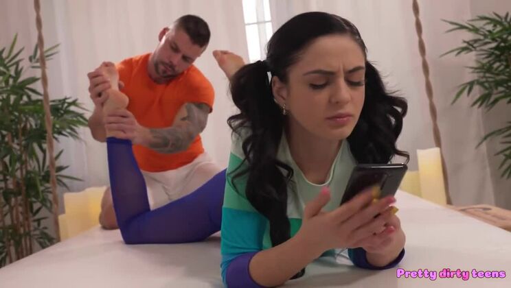 [PrettyDirtyTeens] - Mia Trejsi's Deepthroat and Facial during Massage - Mia Trejsi