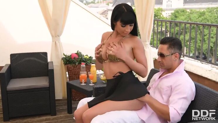 [DDFNetworkVR] - Valentina Ricci's Outdoor Sex Fantasy - Valentina Ricci