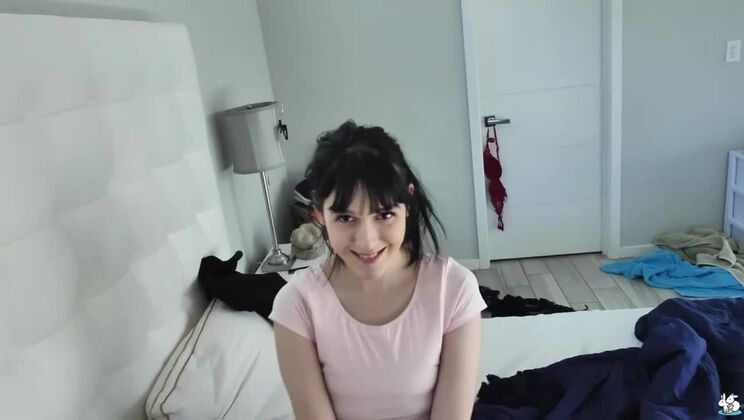 [TrueAmateurs] - Ivy Aura's Deepthroat Skills On Full Display With Boyfriend - Ivy Aura