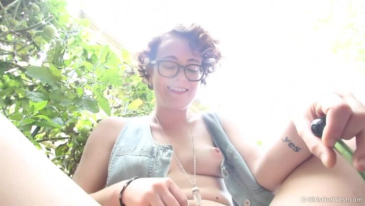 Rosie - Backyard POV Squirting