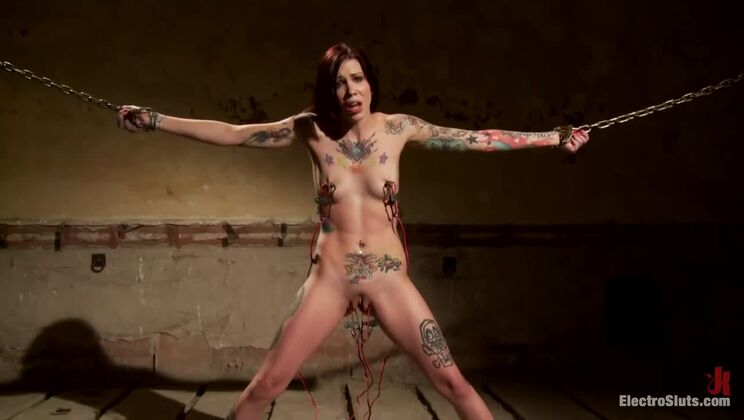 [Electrosluts] - Tattooed Lesbians Krysta Kaos and Bobbi Starr in BDSM - Krysta Kaos - Bobbi Starr
