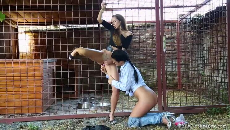 [Tainster] - Gina Devine Uses Dildo in Outdoor Setting - Gina Devine