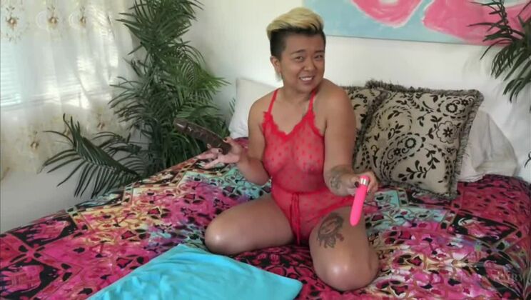 Tattooed Asian Lulu Sparkle Uses Toys
