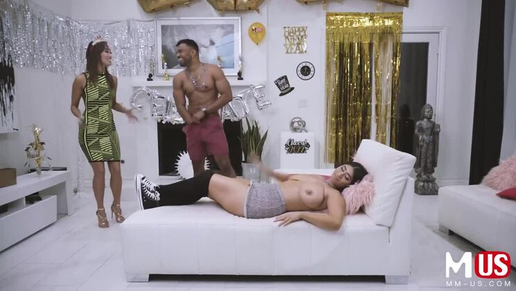 [ModelMediaUS] - Unbelievable Big Boobs Brunette Violet Myers In Casting