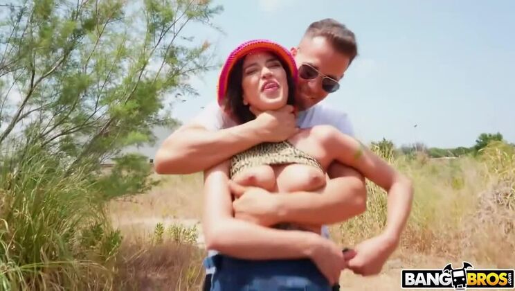 Big Ass Geisha Kyd in POV Facial Porn (05-08-2022) Outdoor