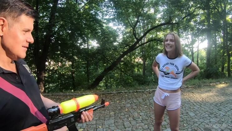 Man Gives Blonde Alexis a Tasty Facial