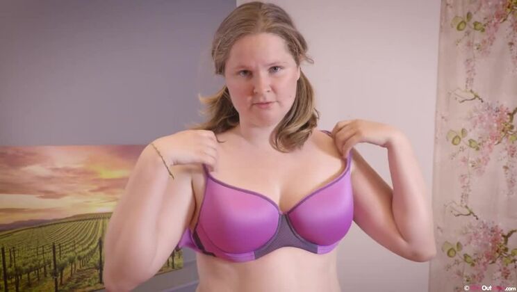 Sarah's Small Boob Playtime