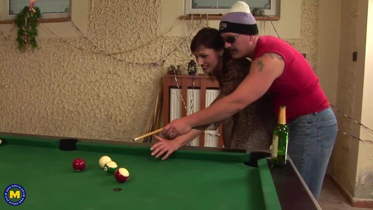 Mature Pussy Gets a Dripping Creampie