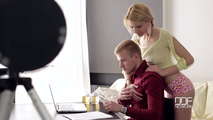 [HandsOnHardcore] - Karina Grand Gives Boyfriend a Cumshot in POV - Lana Roberts