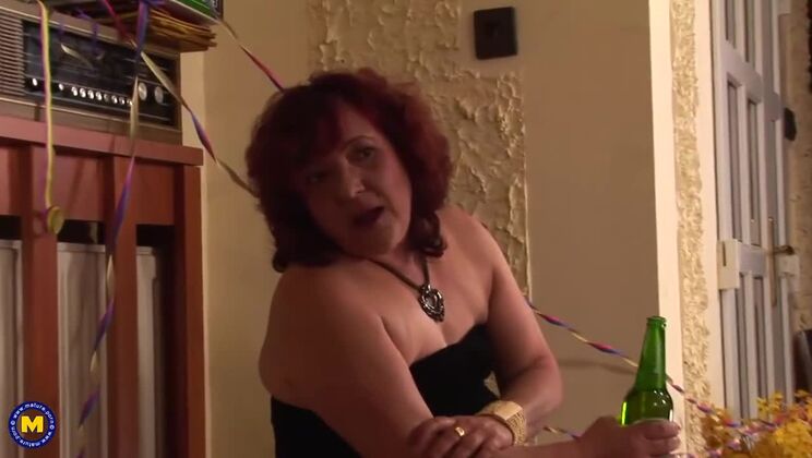 Mature Women, Lesbian Fun: Marni and Sybille