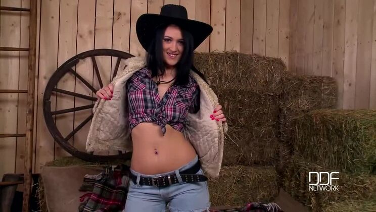 [1By-Day] - Hungarian Hunk - Betty - Betty