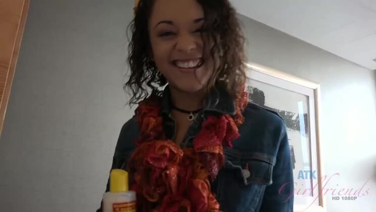 Skinny Holly Hendrix Gets Anal Fucking and Cum