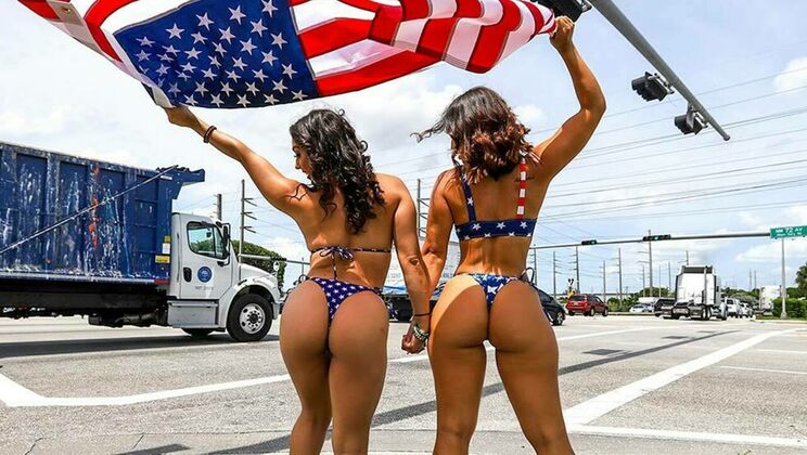 [AssParade] - Threesome Fuck - Doggystyle & Cowgirl Action - Peter Green - Kelsi Monroe - Lilly Hall