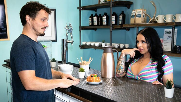 Big Tit Brunette Payton Preslee Gets Creampie