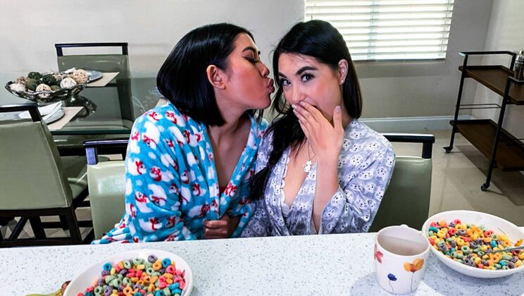 [MyPervyFamily] - Natural Tits and Pussy Licking with Stepdaughters - Mina Moon - Emerald Loves