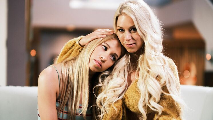 [Mommy'sGirl] - Lesbian Stepdaughter Won't Discuss It - Katie Morgan - Khloe Kapri