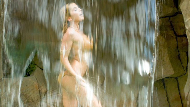 [MYLF] - Sexy Pool Time with the Neighbors - Chad White - Christie Stevens