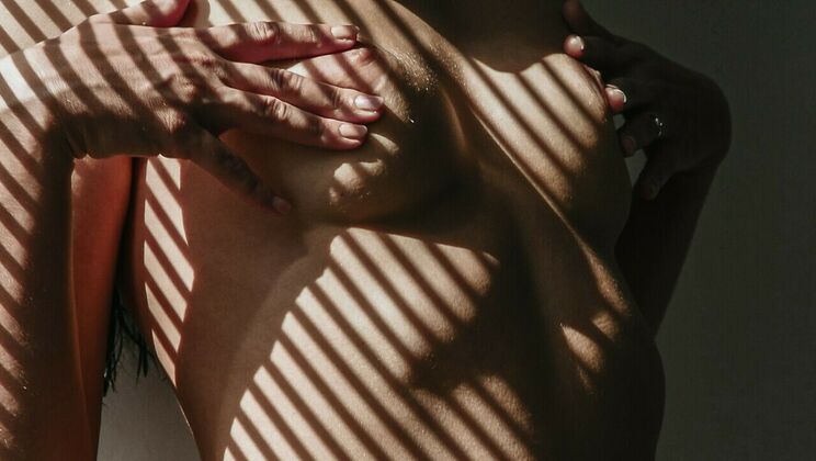 [Babes.com] - Brunette Beauty Leanne Lace Solo Masturbation - Leanne Lace