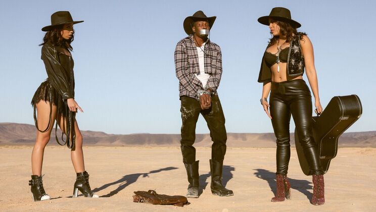 [Brazzers] - Three's a Charm: Desperada's Threesome Adventure - Luna Star - Isiah Maxwell - Alexis Tae