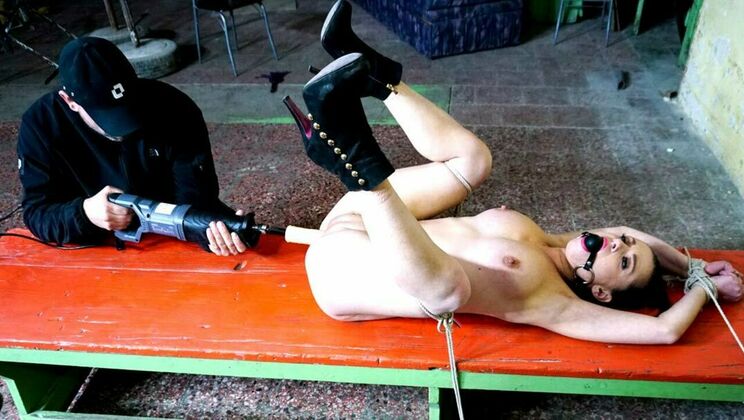 [Submissed] - Hardcore BDSM - Azoe dominated by machine - Azoe
