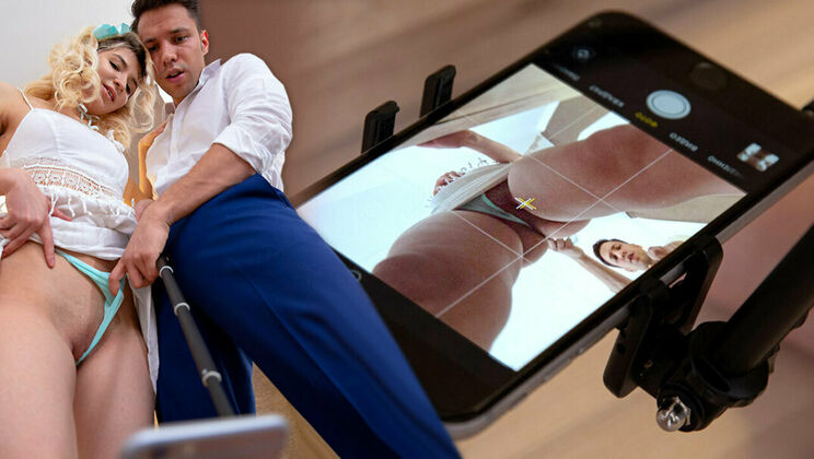 Blonde Teen Facial Cumshot Scene