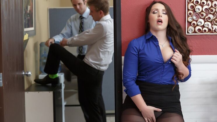 [Brazzers] - Fetish Sex with Pierced Executive