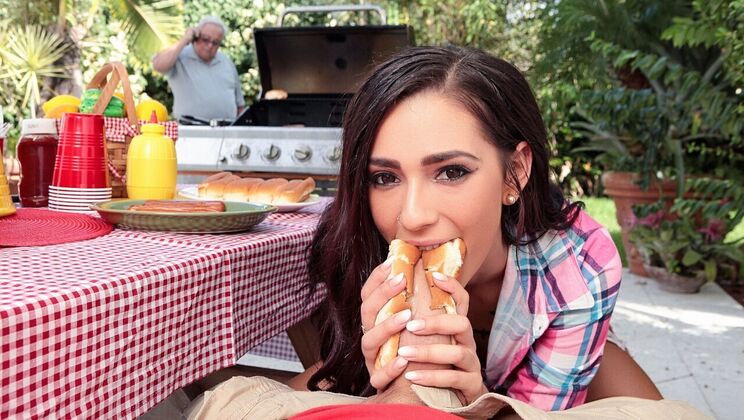 [SneakySex] - Deepthroat on the Park Bench - Jaye Summers - Duncan Saint