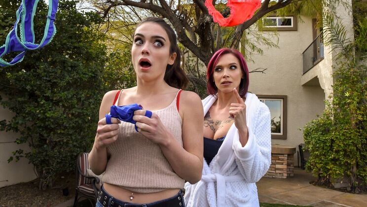 Femdom Lesbians with Enhanced Bodies