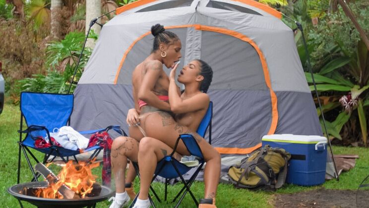 [RKPrime] - Black and Latina Girls Kissing and Licking - Sarai Minx - Maya Farrell