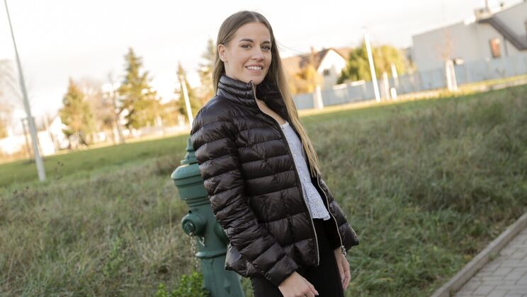 Outdoor Sex with Athletic Babe Eveline