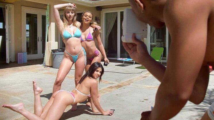 [RKPrime] - Athletic Babes in DTF Outdoor Sex