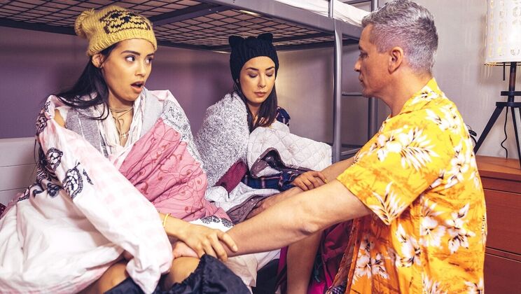 [FakeHostel] - Wet Slot Desire - Andreina DeLuxe - Steve Q - Freya Dee