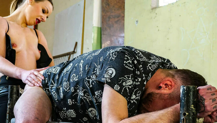 [Submissed] - Strap-on Queen Lilit Sweet in Action - Lilit Sweet