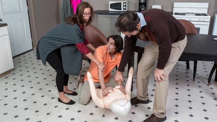 Trimmed Brunette's Handjob Heaven