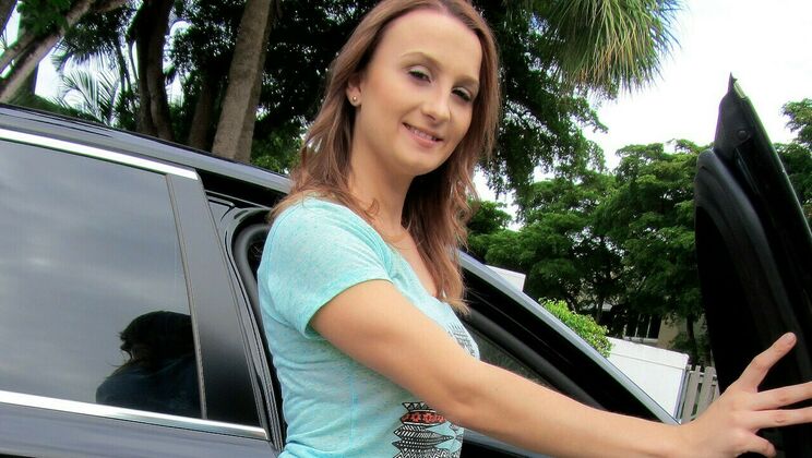 [StrandedTeens] - Sadie Leigh's Car Ride Ends in Fuck - Sadie Leigh