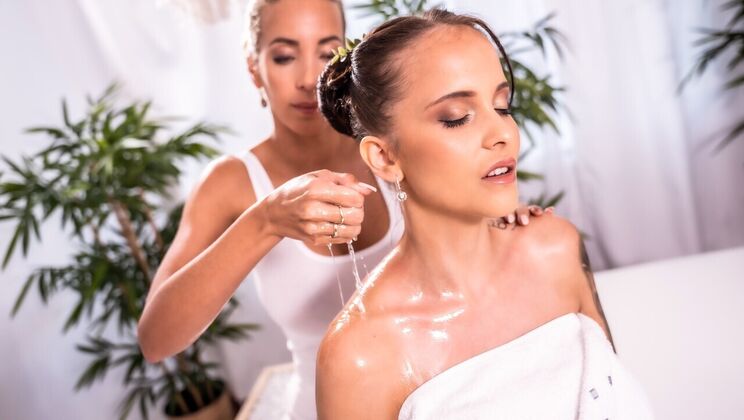 [MassageRooms] - Big Boobs European Girls Scissoring and Kissing - Jennifer Mendez - Emily Bright