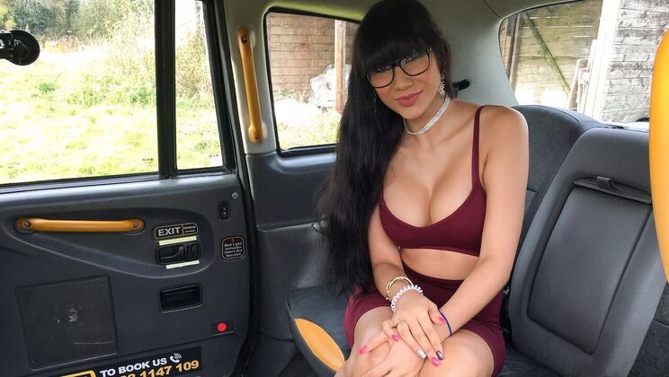 [FakeTaxi] - Mexican Girl Gets Handjob in Car - John
