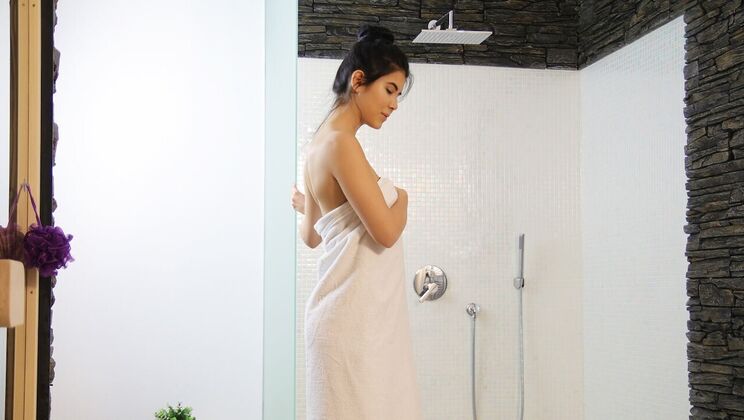 Gonzo Shower Sex with Kristof Cale