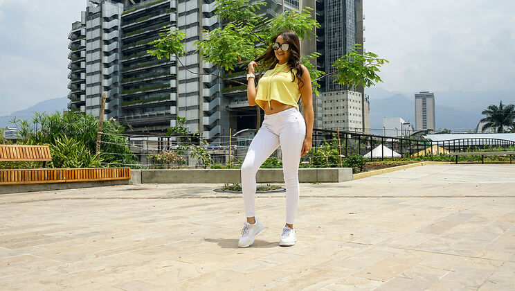 [Oyeloca] - Latina Ass and Shades of Desire - Mario Leon - Cameron Bell