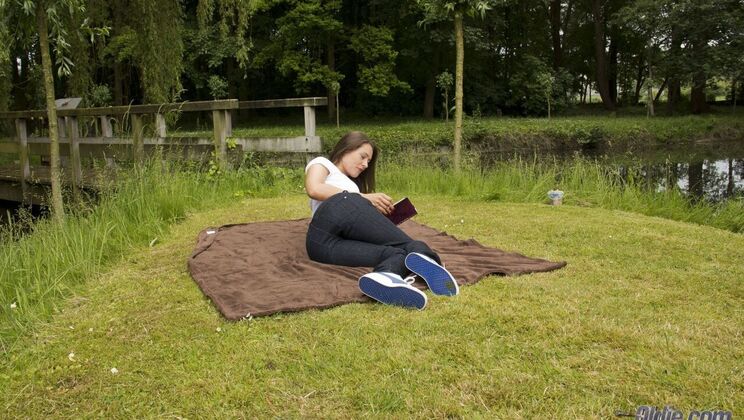 [Oldje] - Old Man Hugo Fucks Young Savanah Secret