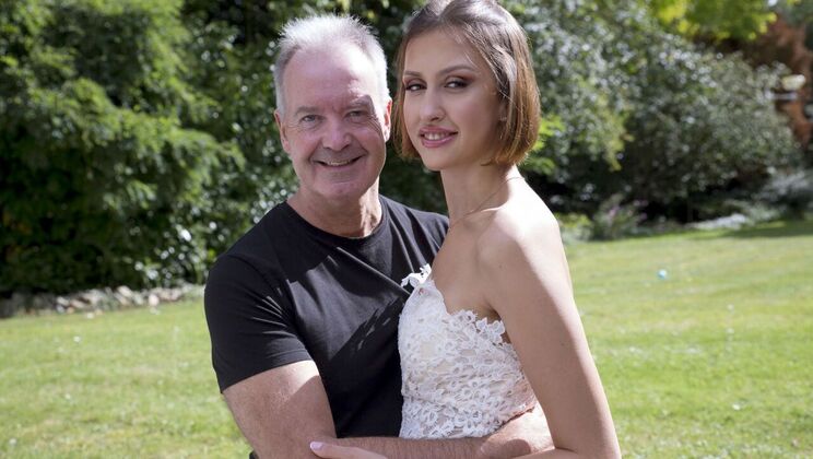 [Oldje] - Skinny Wife's Cumshot and Facial