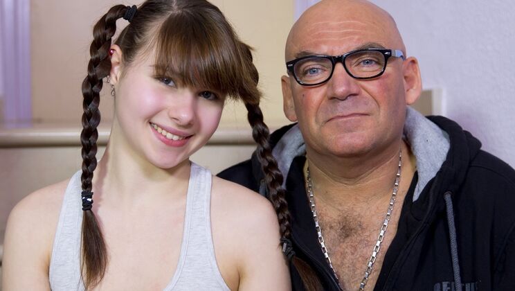 [Oldje] - Teen Wounds Healed by Older Lover - Luna Rival - Jan