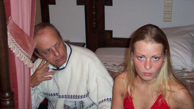 [Oldje] - The Blonde Maid's Room Service - Zafira - Dickie