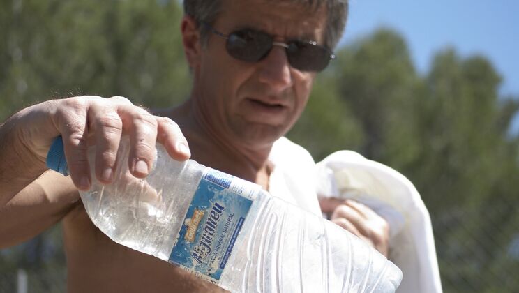 [Oldje] - Brunette Wants a Handjob - Madison Parker - Andre