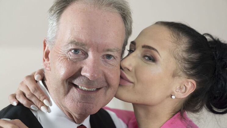 [Oldje] - Hot Secretary Striptease Cumshot - Nicole Love - Boris