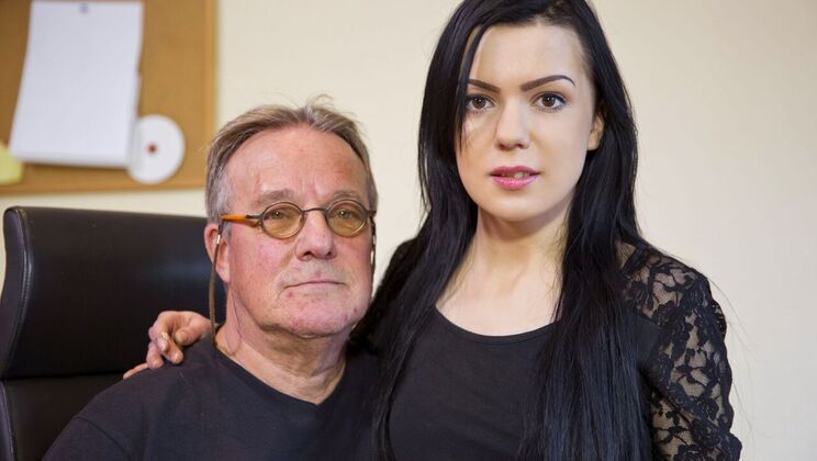 [Oldje] - Secretary with Natural Tits Gets Pussy Licked - Harry - Luize Saint