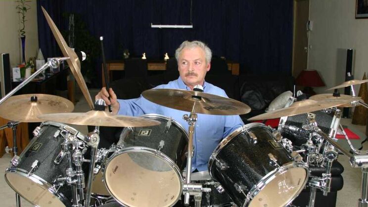 [Oldje] - Valerie Gets Fucked by Gustavo's Big Cock - Valerie - Gustavo